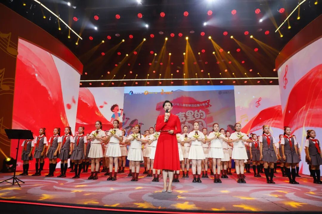 合唱：《我们是共产主义接班人》