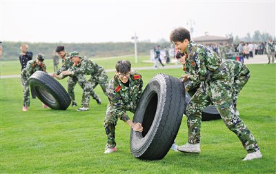 　　本报记者  孟和朝鲁  摄